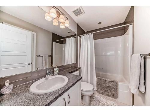 2668 Kings Heights Gate Se, Airdrie, AB - Indoor Photo Showing Bathroom