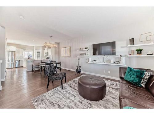 2668 Kings Heights Gate Se, Airdrie, AB - Indoor Photo Showing Living Room