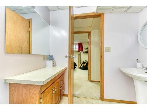 79 Laguna Circle Ne, Calgary, AB - Indoor Photo Showing Bathroom