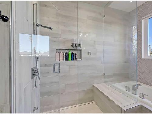 2322 24 Avenue Sw, Calgary, AB - Indoor Photo Showing Bathroom