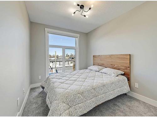 2322 24 Avenue Sw, Calgary, AB - Indoor Photo Showing Bedroom