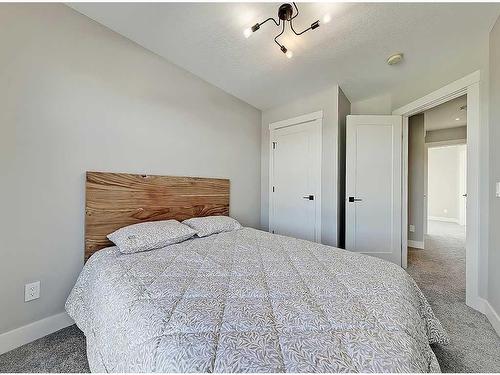 2322 24 Avenue Sw, Calgary, AB - Indoor Photo Showing Bedroom