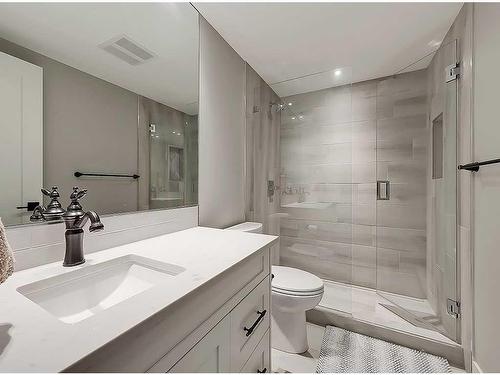 2322 24 Avenue Sw, Calgary, AB - Indoor Photo Showing Bathroom