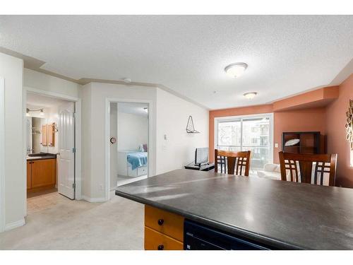 204-369 Rocky Vista Park Nw, Calgary, AB - Indoor Photo Showing Other Room