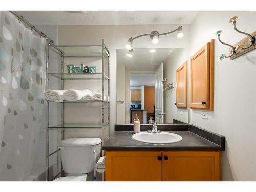 204-369 Rocky Vista Park Nw, Calgary, AB - Indoor Photo Showing Bathroom