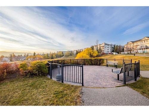 204-369 Rocky Vista Park Nw, Calgary, AB - Outdoor