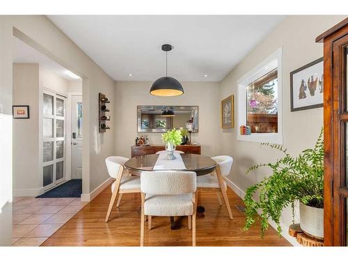 732 Lake Bonavista Drive Se, Calgary, AB - Indoor Photo Showing Dining Room