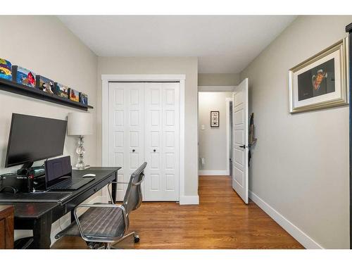 732 Lake Bonavista Drive Se, Calgary, AB - Indoor Photo Showing Office