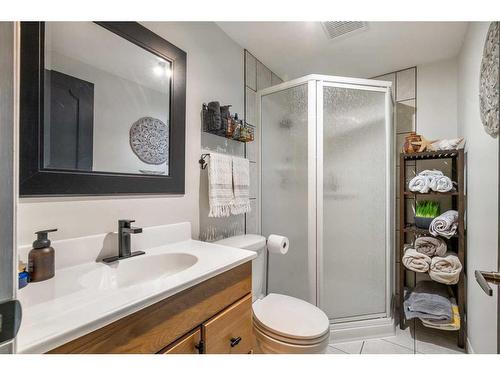 732 Lake Bonavista Drive Se, Calgary, AB - Indoor Photo Showing Bathroom