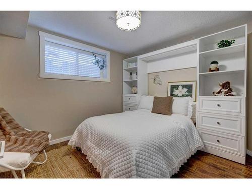 627 2 Avenue South, Vulcan, AB - Indoor Photo Showing Bedroom