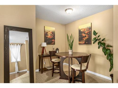 208 Stonemere Place, Chestermere, AB - Indoor Photo Showing Dining Room