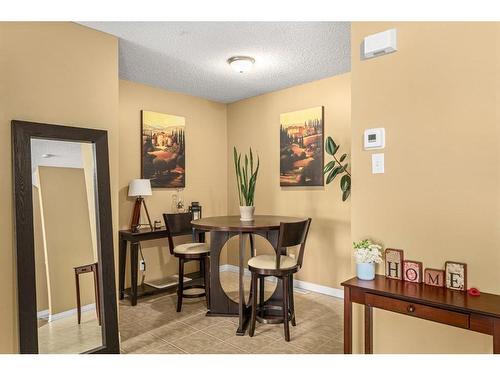 208 Stonemere Place, Chestermere, AB - Indoor Photo Showing Other Room