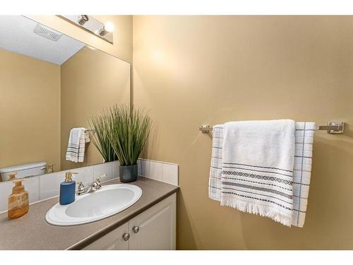 208 Stonemere Place, Chestermere, AB - Indoor Photo Showing Bathroom