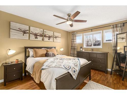 208 Stonemere Place, Chestermere, AB - Indoor Photo Showing Bedroom