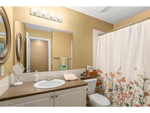 208 Stonemere Place, Chestermere, AB - Indoor Photo Showing Bathroom