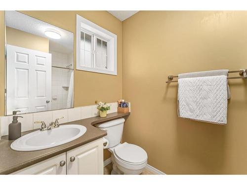 208 Stonemere Place, Chestermere, AB - Indoor Photo Showing Bathroom