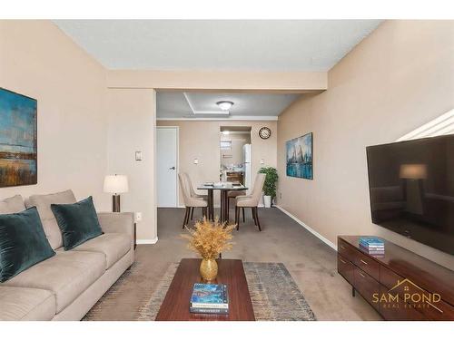 35-12 Templewood Drive Ne, Calgary, AB - Indoor Photo Showing Living Room