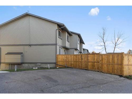 35-12 Templewood Drive Ne, Calgary, AB - Outdoor