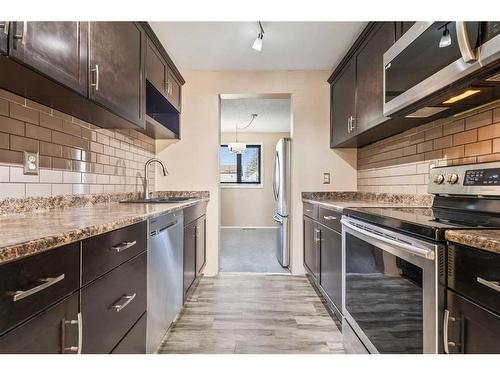 35-12 Templewood Drive Ne, Calgary, AB - Indoor Photo Showing Kitchen With Upgraded Kitchen