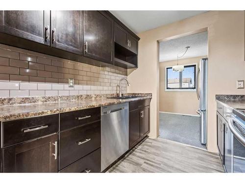 35-12 Templewood Drive Ne, Calgary, AB - Indoor Photo Showing Kitchen With Upgraded Kitchen