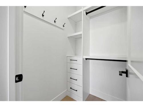 2112 Broadview Road Nw, Calgary, AB - Indoor With Storage