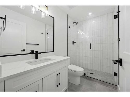 2112 Broadview Road Nw, Calgary, AB - Indoor Photo Showing Bathroom