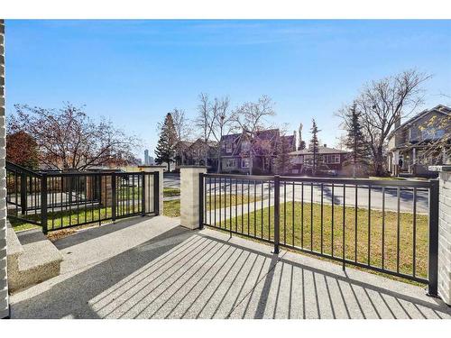 2112 Broadview Road Nw, Calgary, AB - Outdoor