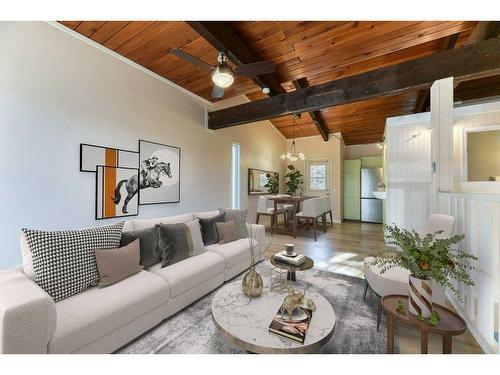 138 Oaktree Lane Sw, Calgary, AB - Indoor Photo Showing Living Room