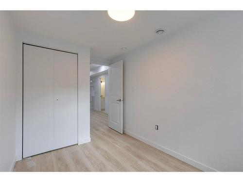 2015 46 Avenue Sw, Calgary, AB - Indoor Photo Showing Other Room