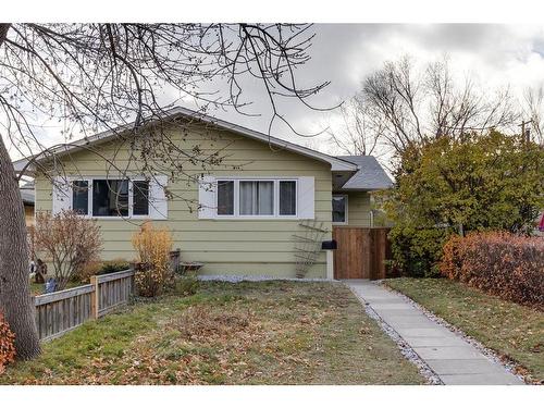 2015 46 Avenue Sw, Calgary, AB - Outdoor