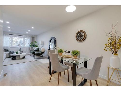 2015 46 Avenue Sw, Calgary, AB - Indoor Photo Showing Dining Room