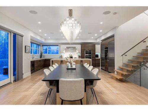 708 Madison Avenue Sw, Calgary, AB - Indoor Photo Showing Dining Room