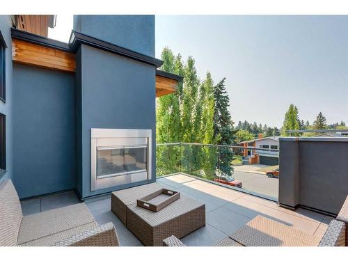 708 Madison Avenue Sw, Calgary, AB - Outdoor With Exterior