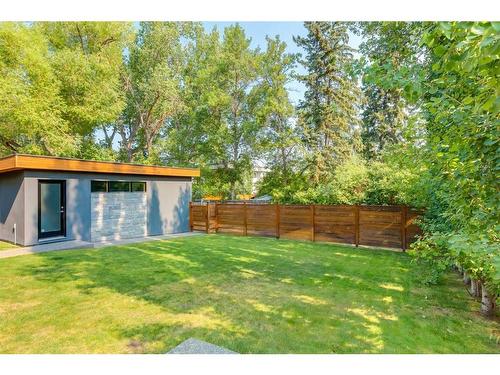 708 Madison Avenue Sw, Calgary, AB - Outdoor