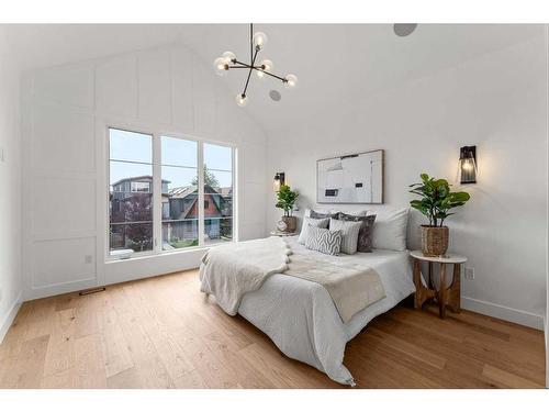 1826 19 Avenue Nw, Calgary, AB - Indoor Photo Showing Bedroom