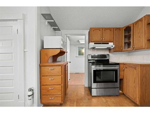 1914 8 Avenue Se, Calgary, AB - Indoor Photo Showing Kitchen