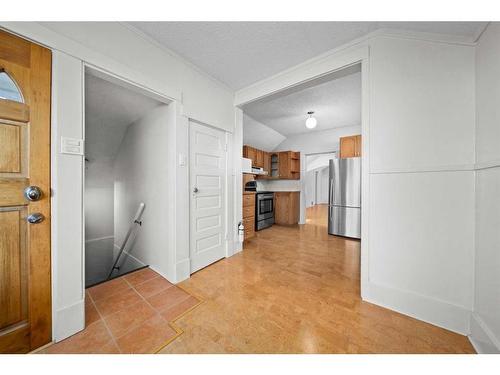 1914 8 Avenue Se, Calgary, AB - Indoor Photo Showing Other Room