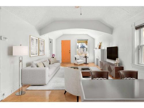 1914 8 Avenue Se, Calgary, AB - Indoor Photo Showing Living Room