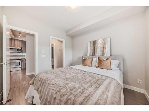 210-8 Sange  Hill Terrace Nw, Calgary, AB - Indoor Photo Showing Bedroom