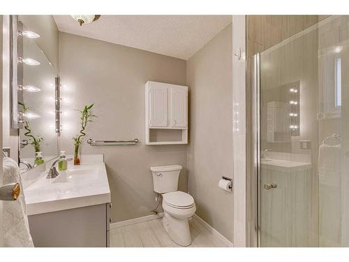 297 Queen Tamara Way Se, Calgary, AB - Indoor Photo Showing Bathroom