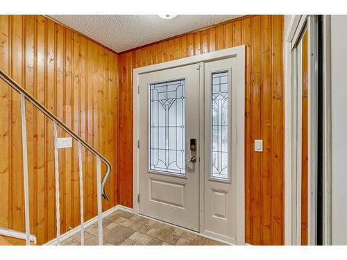 297 Queen Tamara Way Se, Calgary, AB - Indoor Photo Showing Other Room