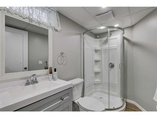 297 Queen Tamara Way Se, Calgary, AB - Indoor Photo Showing Bathroom