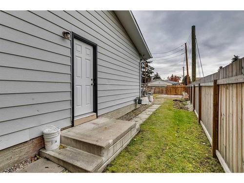 297 Queen Tamara Way Se, Calgary, AB - Outdoor With Exterior