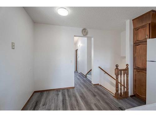 43 Edgewood Place Nw, Calgary, AB - Indoor Photo Showing Other Room