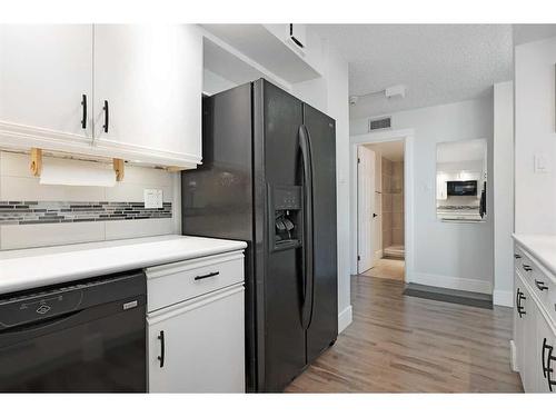 905-1100 8 Avenue Sw, Calgary, AB - Indoor Photo Showing Kitchen