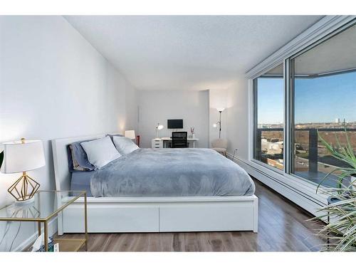 905-1100 8 Avenue Sw, Calgary, AB - Indoor Photo Showing Bedroom