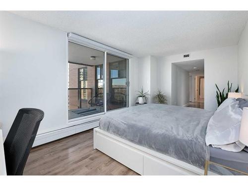 905-1100 8 Avenue Sw, Calgary, AB - Indoor Photo Showing Bedroom