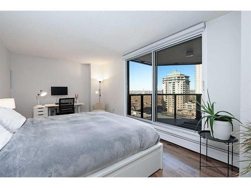 905-1100 8 Avenue Sw, Calgary, AB - Indoor Photo Showing Bedroom