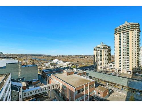 905-1100 8 Avenue Sw, Calgary, AB - Outdoor