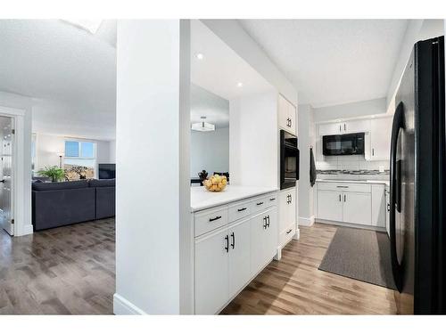 905-1100 8 Avenue Sw, Calgary, AB - Indoor Photo Showing Kitchen